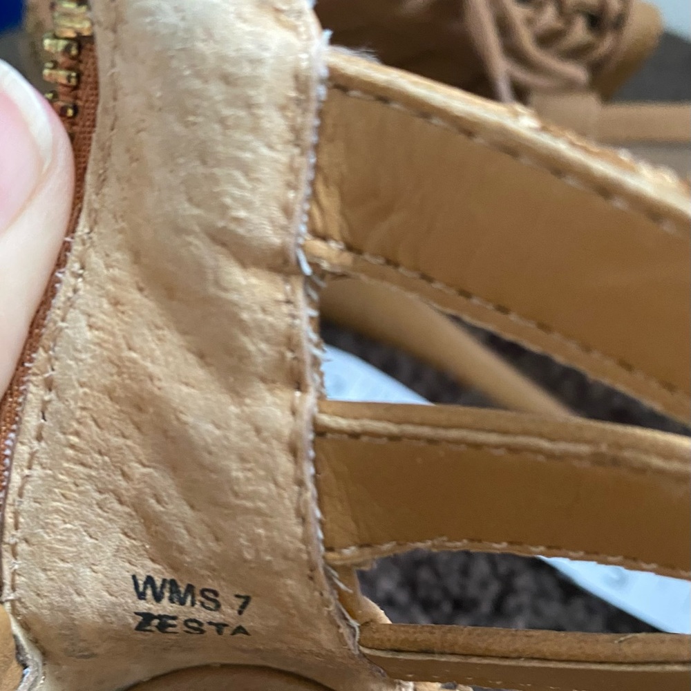 Heels - Picture 3 of 4